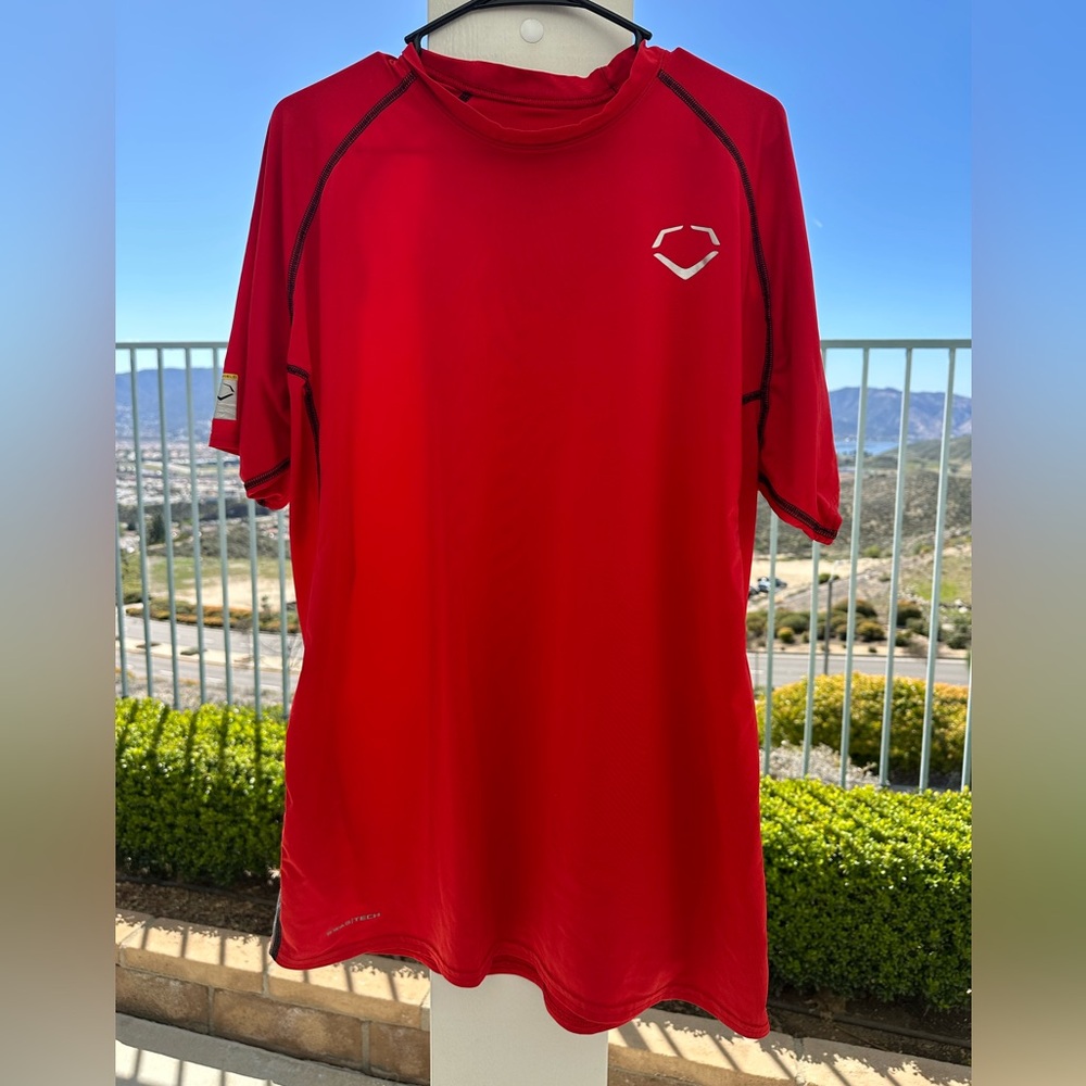 Red Short Sleeve Tee with Crew Neck and Logo